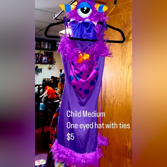 $5 child Halloween Costumes many to choose from. Super cheap in good condition - Picture 2 of 16
